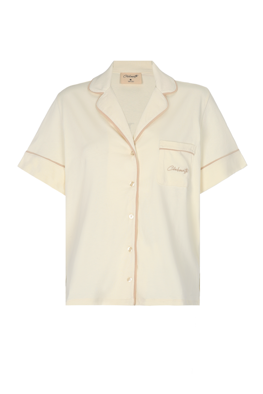 Pijama Stella- polo de seda color crudo con bolsillo y botones Clubmatte vista frontal