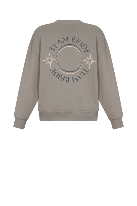 Polera Kyle  oversize de algodón gris diseño en la espalda " Team Bride" Clubmatte